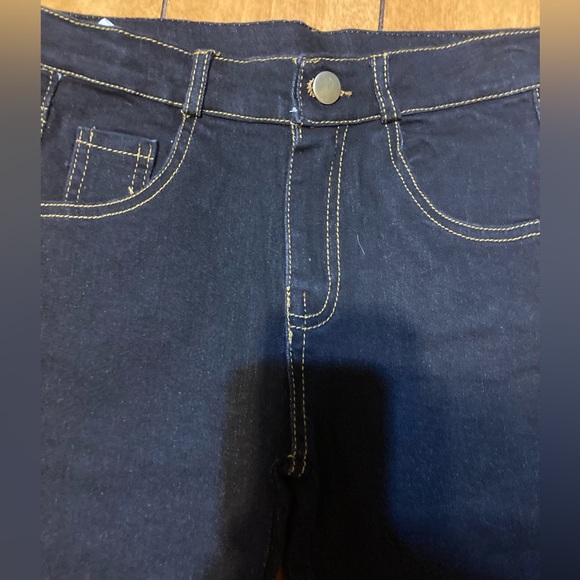 Girls Toddlers Boutique Brand Size 2XL Cuffed Embroidered Jeans - Picture 2 of 8